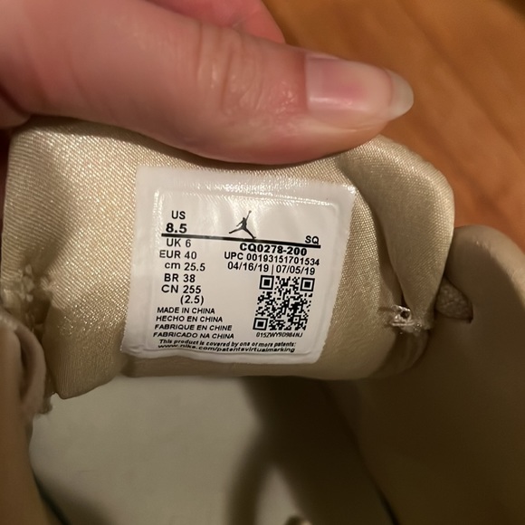 Nikes - Picture 6 of 6